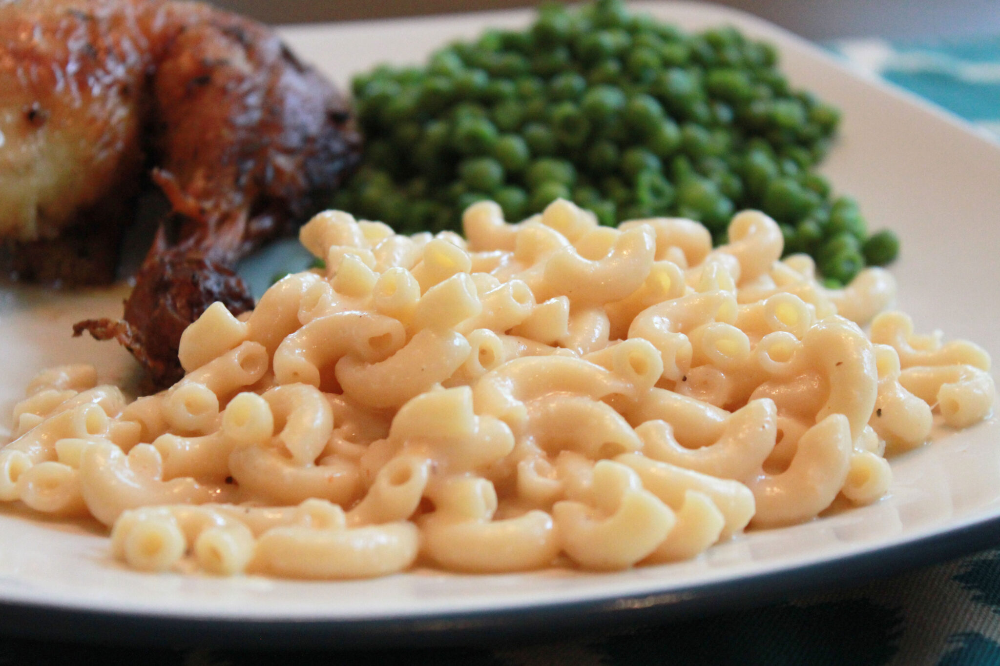 Instant Pot Mac and Cheese is creamy, gooey, cheesy goodness, and even better, it's easy and fast! 20 minutes, beginning to end, and your kids will beg for seconds.