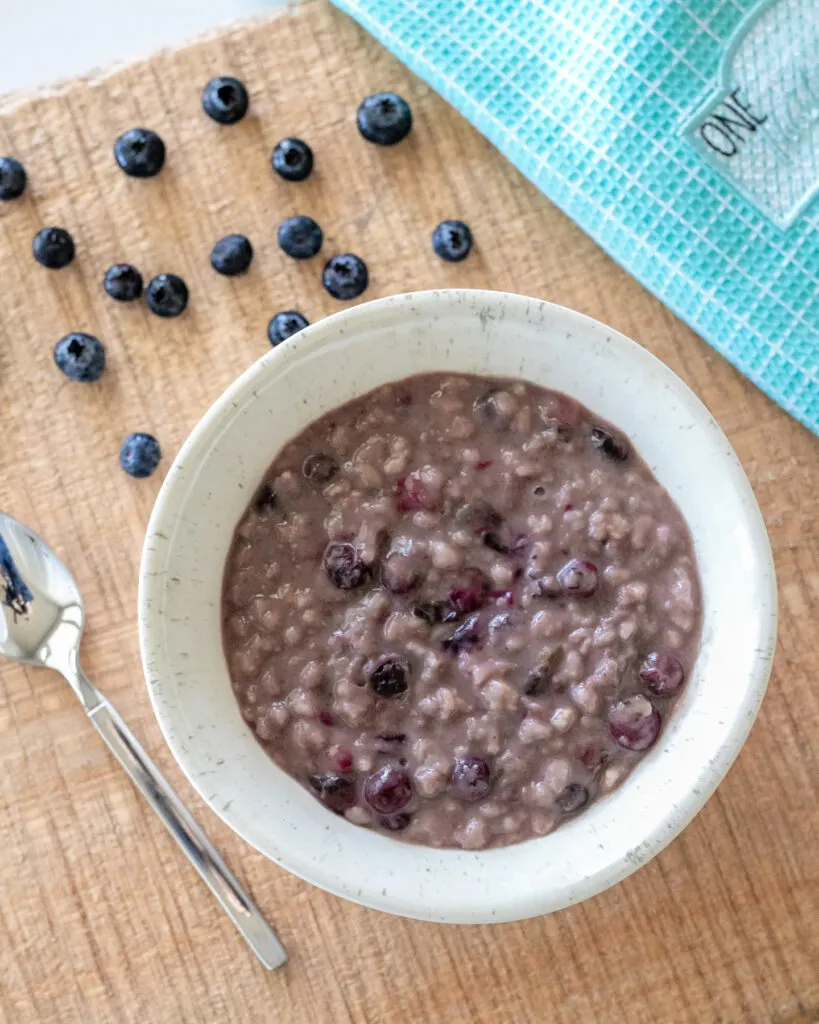 Instant Pot Blueberry Vanilla Oatmeal is a great, easy breakfast for hungry toddlers!